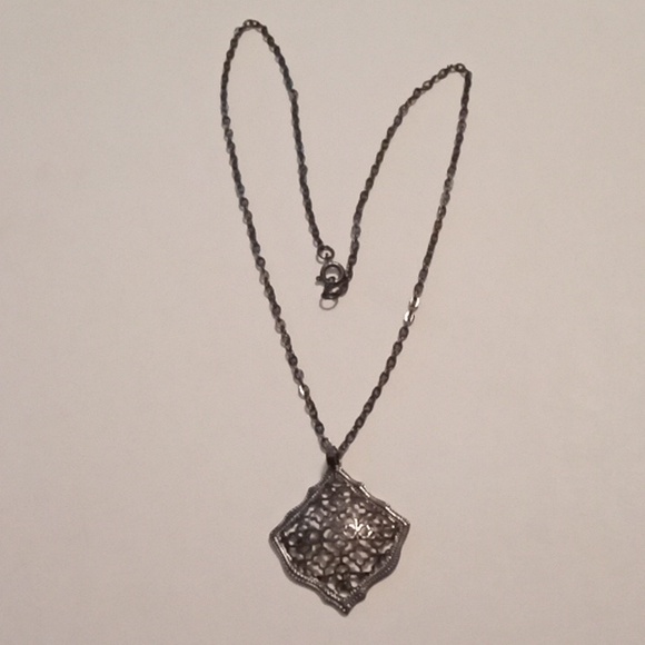 #287. Bundle Of: 4 Necklaces - Picture 7 of 8